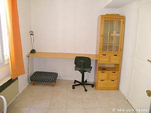 South France - Aix en Provence - Marseilles - Studio apartment - living room (PR-756) photo 4 of 5