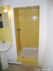 South France - Aix en Provence - Marseilles - Studio apartment - bathroom (PR-756) photo 1 of 4