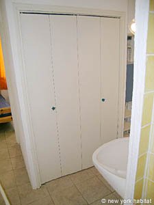 South France - Aix en Provence - Marseilles - Studio apartment - bathroom (PR-756) photo 4 of 4