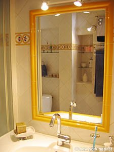 South France - Aix en Provence - Marseilles - 1 Bedroom accommodation - bathroom (PR-758) photo 3 of 4