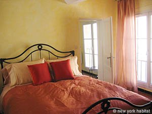 South France - Aix en Provence - Marseilles - 1 Bedroom accommodation - bedroom (PR-758) photo 2 of 4
