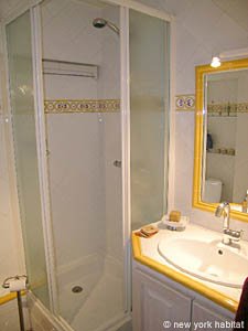 South France - Aix en Provence - Marseilles - 1 Bedroom accommodation - bathroom (PR-758) photo 1 of 4
