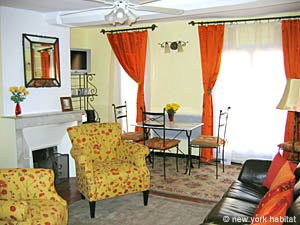 South France - Aix en Provence - Marseilles - 1 Bedroom accommodation - living room (PR-758) photo 4 of 8