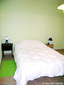 Sud de la France - Alpes du Sud - T2 appartements location vacances - chambre (PR-764) photo 2 de 4