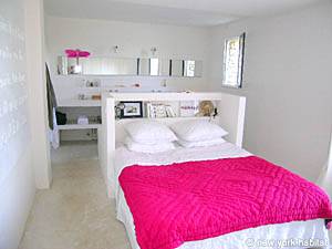South France - Provence Luberon - 5 Bedroom - Mas accommodation - bedroom 1 (PR-766) photo 1 of 4