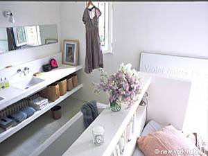 South France - Provence Luberon - 5 Bedroom - Mas accommodation - bathroom 1 (PR-766) photo 5 of 5