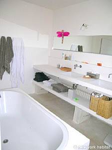 South France - Provence Luberon - 5 Bedroom - Mas accommodation - bathroom 1 (PR-766) photo 4 of 5