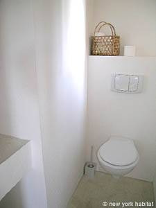 South France - Provence Luberon - 5 Bedroom - Mas accommodation - bathroom 5 (PR-766) photo 1 of 2