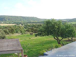 South France - Provence Luberon - 5 Bedroom - Mas accommodation - bedroom 4 (PR-766) photo 6 of 7