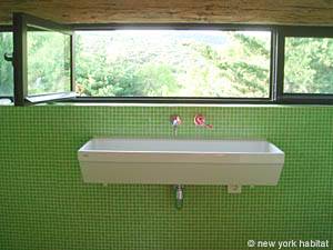 South France - Provence Luberon - 5 Bedroom - Mas accommodation - bathroom 3 (PR-766) photo 4 of 4