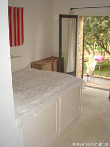 South France - Provence Luberon - 5 Bedroom - Mas accommodation - bedroom 2 (PR-766) photo 5 of 8