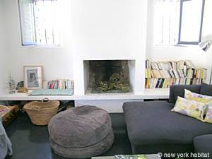 South France - Provence Luberon - 5 Bedroom - Mas accommodation - living room (PR-766) photo 10 of 22