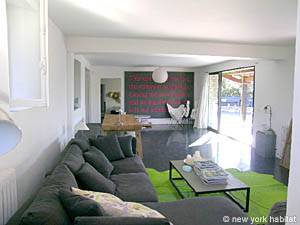 South France - Provence Luberon - 5 Bedroom - Mas accommodation - living room (PR-766) photo 9 of 22