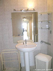South France - French Riviera - 2 Bedroom accommodation - bathroom 1 (PR-768) photo 2 of 4