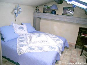 Sud della Francia - Provenza - Luberon - 1 Camera appartamento casa vacanze - camera (PR-776) photo 1 di 7