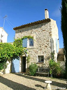 South of France Accommodation: One bedroom rental in Villars, Luberon, Provence (PR-776)