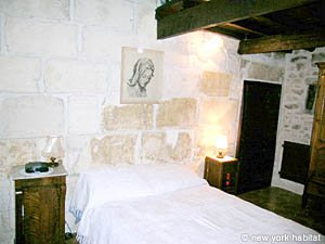 South France - Alpilles - 1 Bedroom - Maison de Village accommodation - bedroom (PR-790) photo 3 of 16