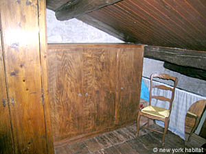 South France - Alpilles - 1 Bedroom - Maison de Village accommodation - bedroom (PR-790) photo 16 of 16