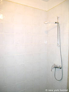 Sud de la France - Aix en Provence - Marseille - T3 appartements location vacances - salle d'eau 2 (PR-791) photo 1 de 2