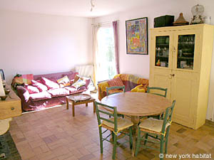 South France - French Riviera - 3 Bedroom - Villa accommodation - living room (PR-804) photo 2 of 9