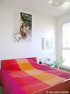 South France - French Riviera - 3 Bedroom - Villa accommodation - bedroom 1 (PR-804) photo 2 of 4