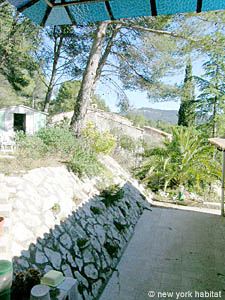 South France - French Riviera - 3 Bedroom - Villa accommodation - bedroom 1 (PR-804) photo 4 of 4