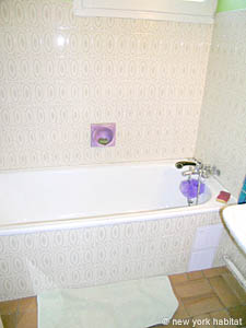 South France - French Riviera - 3 Bedroom - Villa accommodation - bathroom 1 (PR-804) photo 2 of 2