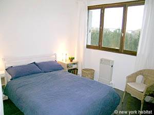 South France - Aix en Provence - Marseilles - 1 Bedroom accommodation - bedroom (PR-807) photo 1 of 4