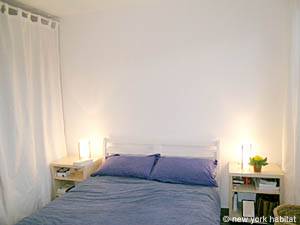 South France - Aix en Provence - Marseilles - 1 Bedroom accommodation - bedroom (PR-807) photo 2 of 4