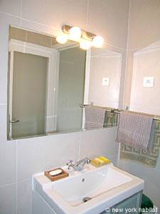 South France - Aix en Provence - Marseilles - 1 Bedroom accommodation - bathroom (PR-807) photo 1 of 4