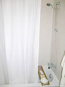 South France - Aix en Provence - Marseilles - 1 Bedroom accommodation - bathroom (PR-807) photo 3 of 4