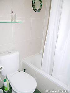 South France - Aix en Provence - Marseilles - 1 Bedroom accommodation - bathroom (PR-807) photo 4 of 4