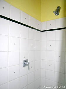 South France - Aix en Provence - Marseilles - 4 Bedroom - Maison de Village accommodation - bathroom 1 (PR-809) photo 4 of 4