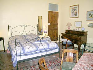 South France - Aix en Provence - Marseilles - 4 Bedroom - Maison de Village accommodation - bedroom 2 (PR-809) photo 2 of 6