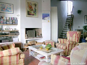 South France - Aix en Provence - Marseilles - 4 Bedroom - Maison de Village accommodation - living room (PR-809) photo 6 of 13