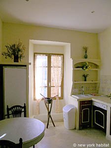 Sud della Francia - Alta Provenza - 2 Camere appartamento - cucina (PR-811) photo 4 di 6