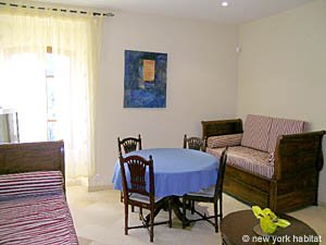 Sud della Francia - Alta Provenza - 2 Camere appartamento - soggiorno (PR-811) photo 4 di 5