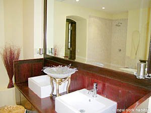 Sud della Francia - Alta Provenza - 2 Camere appartamento - bagno 1 (PR-811) photo 2 di 6