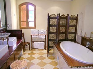 Sud della Francia - Alta Provenza - 2 Camere appartamento - bagno 1 (PR-811) photo 3 di 6