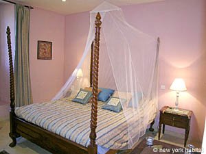 South France - Upper Provence - 1 Bedroom apartment - bedroom (PR-812) photo 2 of 4