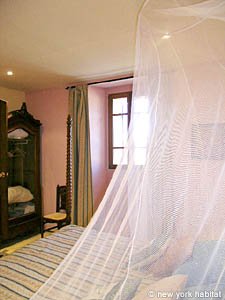 South France - Upper Provence - 1 Bedroom apartment - bedroom (PR-812) photo 3 of 4