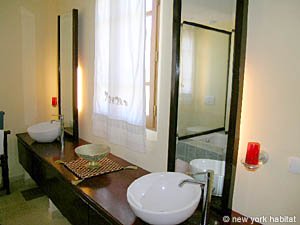 South France - Upper Provence - 1 Bedroom apartment - bathroom (PR-812) photo 1 of 5