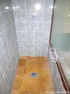 South France - Upper Provence - 1 Bedroom apartment - bathroom (PR-812) photo 4 of 5