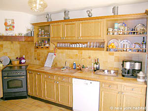 South France - Upper Var - 4 Bedroom - Villa accommodation - kitchen (PR-816) photo 2 of 5