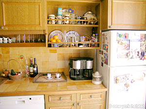 South France - Upper Var - 4 Bedroom - Villa accommodation - kitchen (PR-816) photo 3 of 5