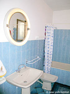 South France - Upper Var - 4 Bedroom - Villa accommodation - bathroom 1 (PR-816) photo 1 of 2