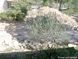 South France - Upper Var - 4 Bedroom - Villa accommodation - bedroom 4 (PR-816) photo 4 of 8