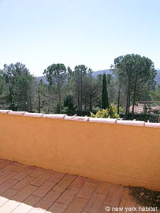 South France - Upper Var - 4 Bedroom - Villa accommodation - bedroom 4 (PR-816) photo 6 of 8