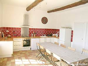 Sud de la France - Aix en Provence - Marseille - T5 - Mas appartements location vacances - cuisine (PR-818) photo 1 de 9