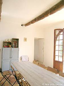 Sud de la France - Aix en Provence - Marseille - T5 - Mas appartements location vacances - cuisine (PR-818) photo 2 de 9